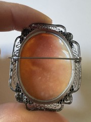 Vintage Genuine carved shell cameo brooch With filigree border *READ*