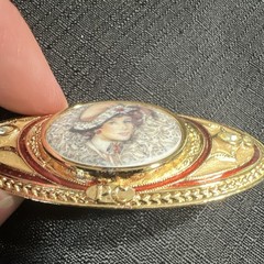 Avon President’s Club Porcelain Enamel Lady Cameo Brooch Vintage 97/98