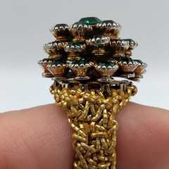 Vintage Dome Ring Green Rhinestone with Woven Stretch Golden Band