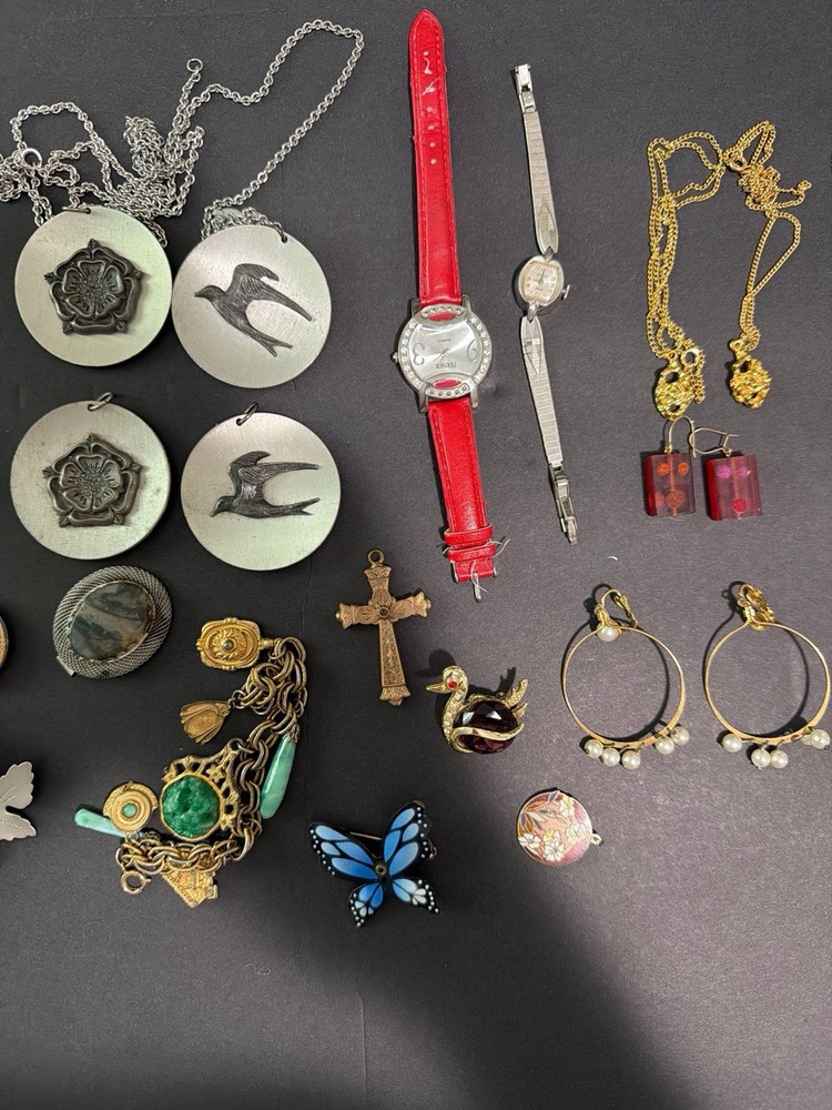 Lot Of 34 Pieces Jewelry Watches, Necklaces, Pins, Mixed Vintage