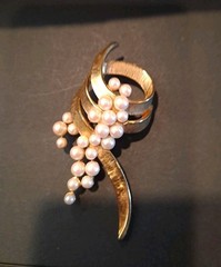Vintage Mod Monet Brushed Gold Faux Pearl Brooch Signed Asymmetrical Monet Pin