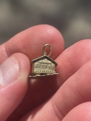 Vintage 14K Solid Yellow Gold Bird Cabin Opens Sleeping Birds Charm 1.3 Grams!