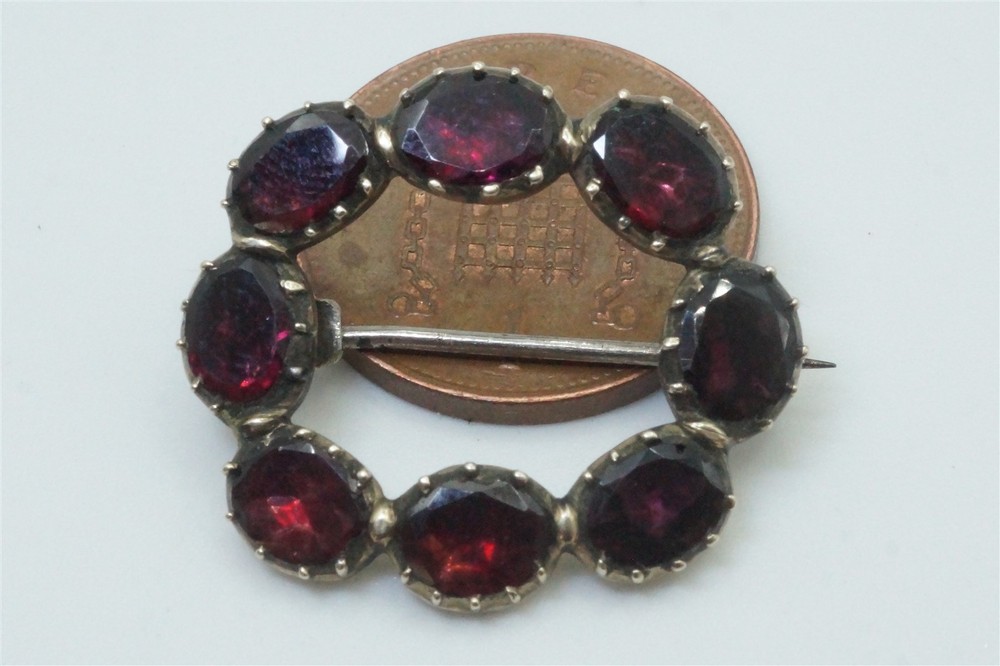 GOLD GARNET CIRCLET BROOCH – ANTIQUE ENGLISH c1830
