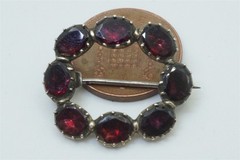 GOLD GARNET CIRCLET BROOCH – ANTIQUE ENGLISH c1830