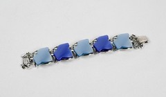 Coro Blue Moonglow Thermoset Lucite Bracelet – Excellent Condition