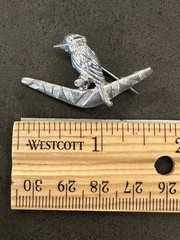Vintage Kookaburra Sitting On A Boomerang Silver Tone 1.5″ Brooch Pin Australia