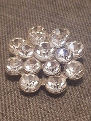 Vintage fauceted rhinestone cluster round Silvertone brooch/pin