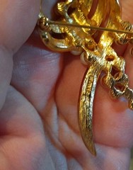 Vintage Mod Monet Brushed Gold Faux Pearl Brooch Signed Asymmetrical Monet Pin