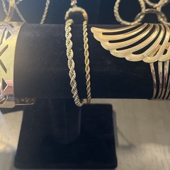Jewelry lot Gold Tone Estate Finds Vtg To Now Necklaces Chains Bracelets Fashion