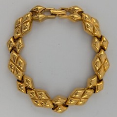 Monet Puffed Quilted Diamond Shape Bracelet Gold Plated 7.5″