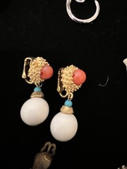 20 Pair Vintage Clip On EarRings Various Styles Colors Materials As Pictured 01