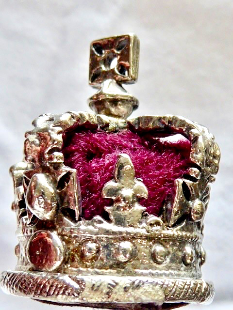 VINTAGE SILVER PLATE CROWN CHARM RED MATERIAL & SILVER 1 1/8″ MINIATURE CROWN