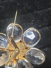 VINTAGE SWAROVSKI FLOWER DAISY GOLD PLATED BROOCH W/ CLEAR RHINESTONE SETTINGS