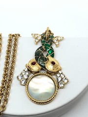 Vtg Trifari TM Double Fish Necklace Green Enamel Gold tone Faux Mabe Pearl 32”
