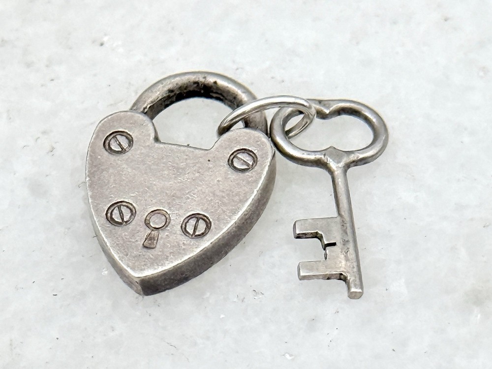 Vintage Henry Griffith & Sons English Sterling Silver Heart Charm Lock Padlock