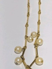 Gold Tone Bar Link & Faux White Pearl Pendant Necklace Vintage 14″