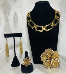 Vintage Gold Tone Jewelry Lot Necklace Earrings Brooch Ring Statement Floral
