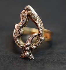 19c. Victorian 14K 585 Yellow Gold Ring Diamonds Spades Leave Splint Shanks