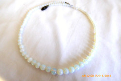 VINTAGE WHITE OPALESCENT GLASS PEARL NECKLACE