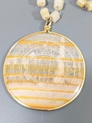 VTG Etched Mayan Sun God Medallion Pendant Neckalce Agate beads 22 in