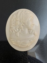Antque Vintage Beautifully Carved Cameo Left Facing