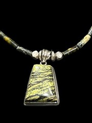 Vintage Serpentine Hematite Trapezoid Sterling silver 925 Necklace 16″