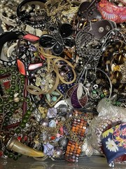 Estate 1 Lb+ Mixed Jewelry Lot Vintage-Modern DIY JUNK CRAFT REPAIR Unsorted