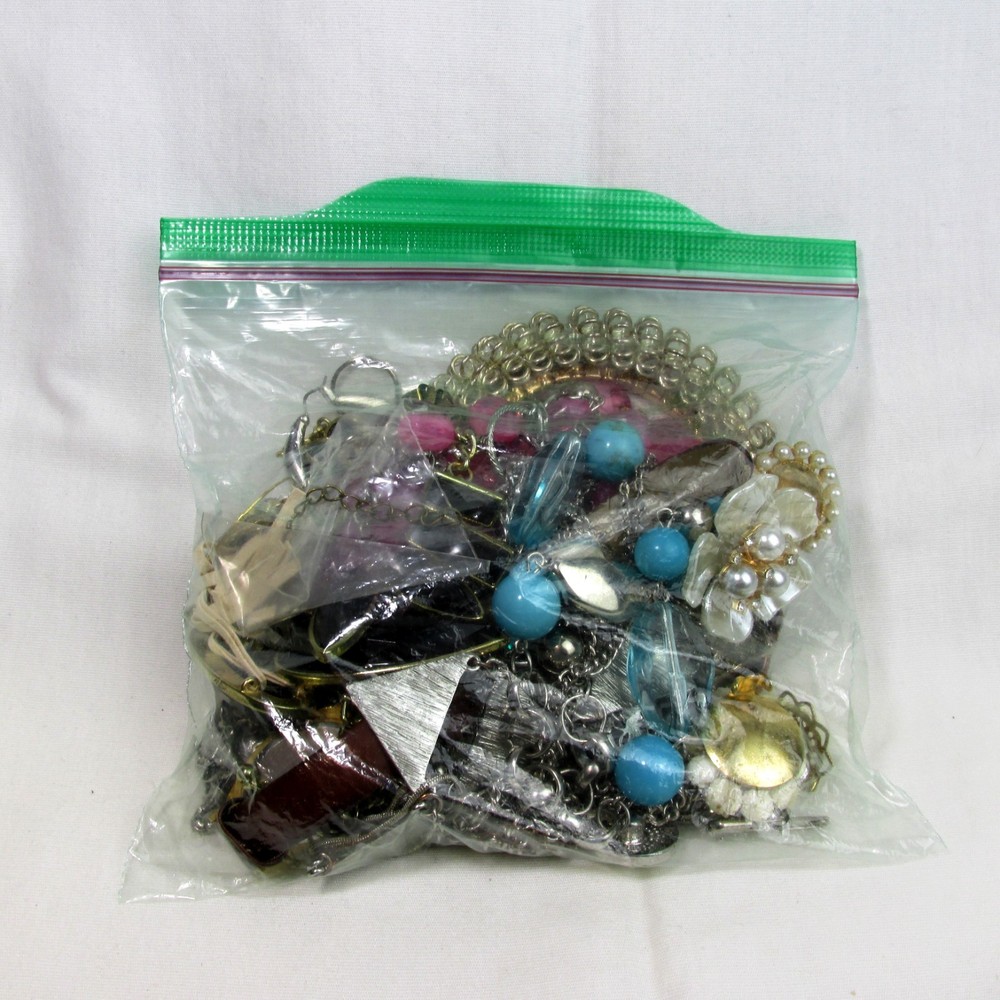 1Lb Jewelry Lot Vtg To Now Sell Or Repurpose Necklaces Charms Bracelets Tangle