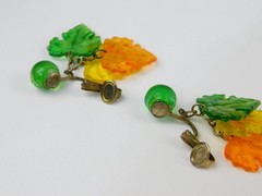 VTG Hong Kong Colorful Autumn/Fall Plastic Leaf Cha Cha Necklace & Earrings Set