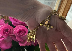 Gold tone Heavy Charm BRACELET with individual Removable Good Luck charms 🍀