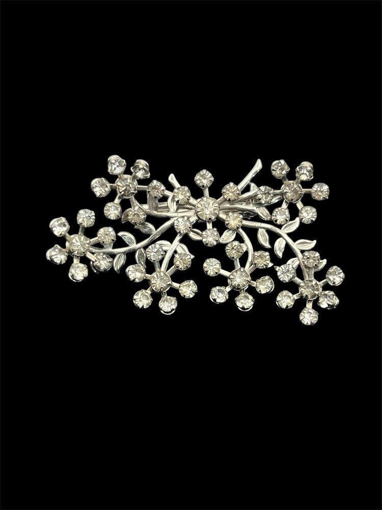 Silver tone clear rhinestone flower daisy cluster vintage brooch pin