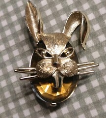 Vintage Brooch Rabbit Head Pin Amber Topaz Color Stone Gold Tone Unique