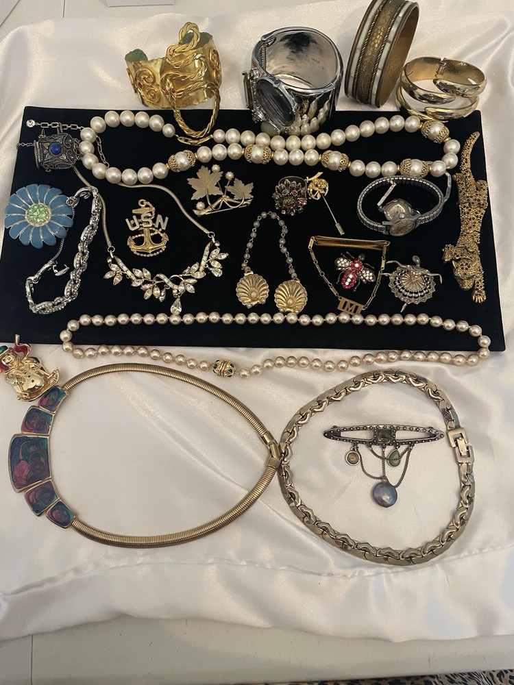 Junk Jewelry FOR CRAFTS WEAR PICS 1 & 2 Necklaces Watches Brooch Some SIGNED #3