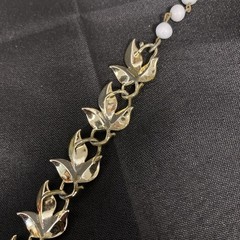 Coro Vintage White Enameled Leaves Necklace 17″