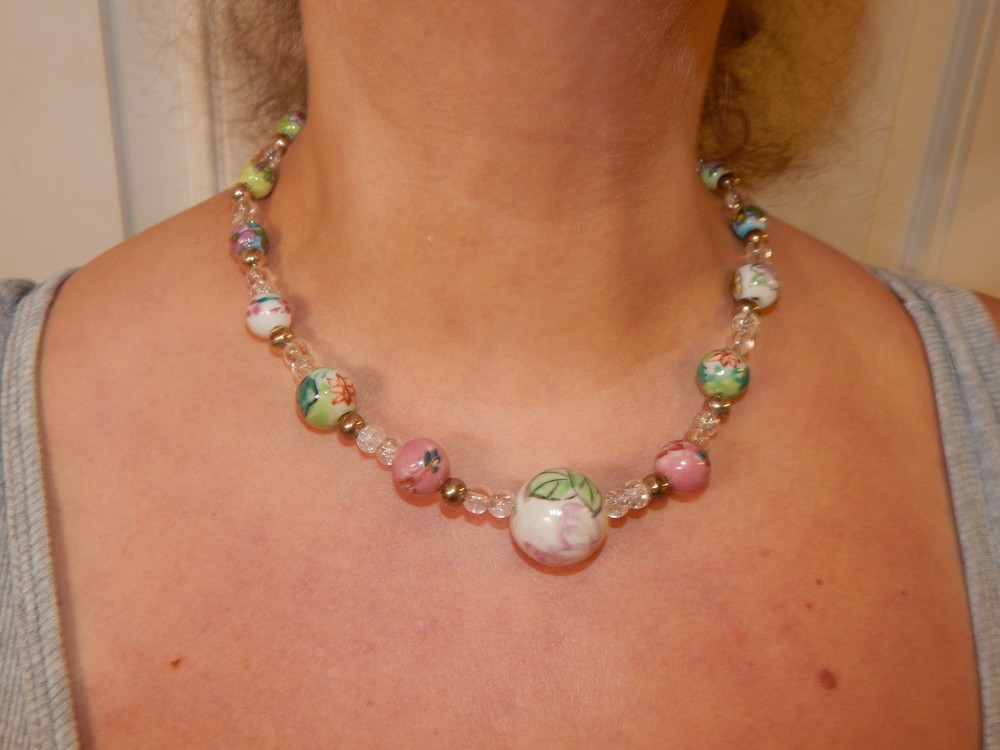 necklace women 19in Painted Porcelain with matching Bracelet (N19)