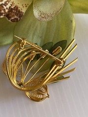 VINTAGE Jade Filigree Brooch Pin Gold Tone Bouquet China Gem Corporation Taiwan