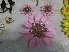 Vtg 60’s MOD Lot of 6 Enamel FLOWER POWER Flower Pin & Earring Sets Earrings