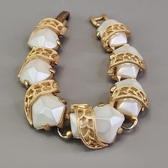Vintage Linked Bracelet White Asymmetrical Faux Pearl Gold Tone Filigree 6.5″