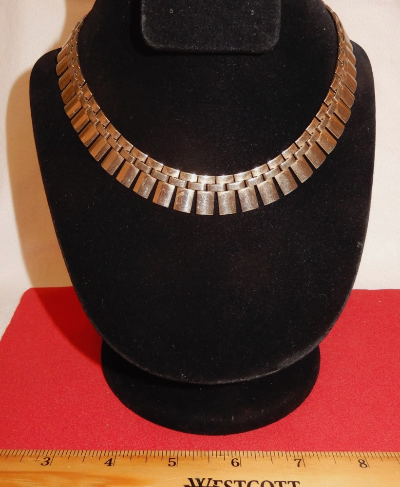 Vintage Jewelry- Gold Toned Choker Necklace (40’s) Adjustable 13-15″