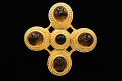 Danecraft Vintage Maltese Cross Cabochon Pin Brooch Brushed Gold Signed BinA18