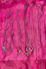Estate Find All Wearable Pendant Necklaces Jewelry Lot Of 7 Gold /Silver Tone