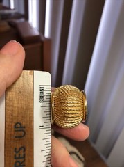 Vintage I.N.A.R Gold tone Ribbed Scalloped Clip on Earrings 15.3g, 1 1/8″ Italy