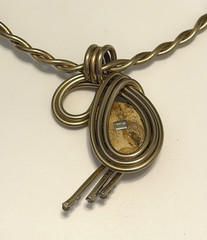 JEFF LIEB VINTAGE STONE GEMSTONE PENDANT TWIST GOLD TONE STATEMENT NECKLACE WOW!