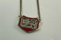 Vintage English Hallmark Lion Pendant Necklace With 16-1/2″ Chain