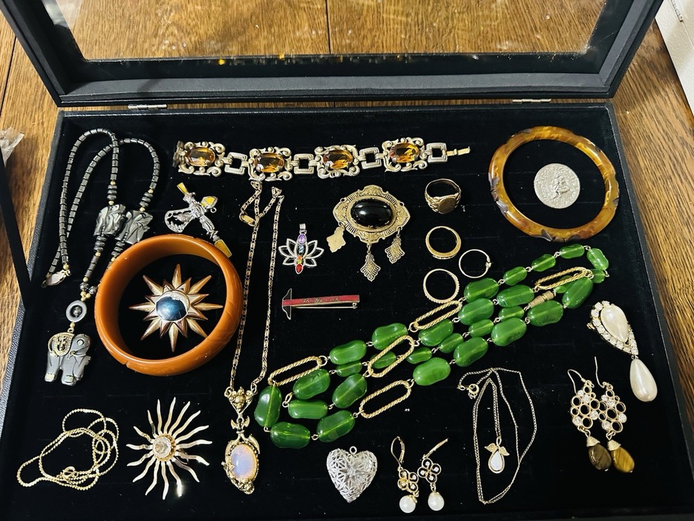 VTG Lot Of 23 Old Costume Jewelry Pieces Bakelite Antique Wearable Stones Rings