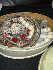 Estate Lot Of Vintage Jewelry 22 Pieces& Adorable Collectable Rabbit Trinket Box
