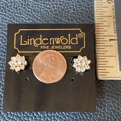 Vtg Lindenwold Fine Jewelers Gold Tone Faced Crystal Rhinestone Cubic Z Clip On