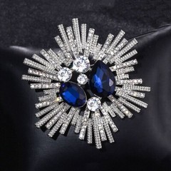 Vintage Crystal Flower Brooch Jewelry Zircon Brooches for Women Accessories