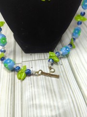 VTG Hong Kong costume jewelry necklace, specifically recognized by its clasp…
