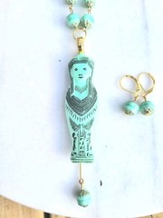 VINTAGE EGYPTIAN MUMMY SARCOPHAGUS PENDANT URANIUM GLASS BEAD NECKLACE SET OOAK